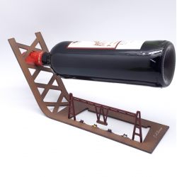 Botellero Puente Bizkaia con botella de vino